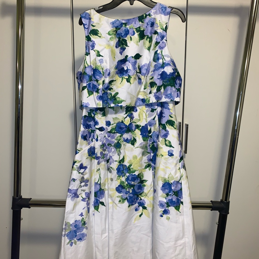 Cute girly mini dress with pockets